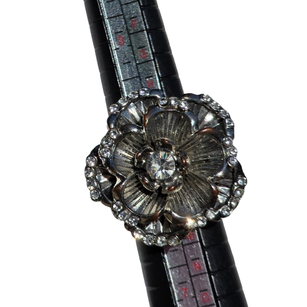 Silver Tone Floral Ring With Rhinestones